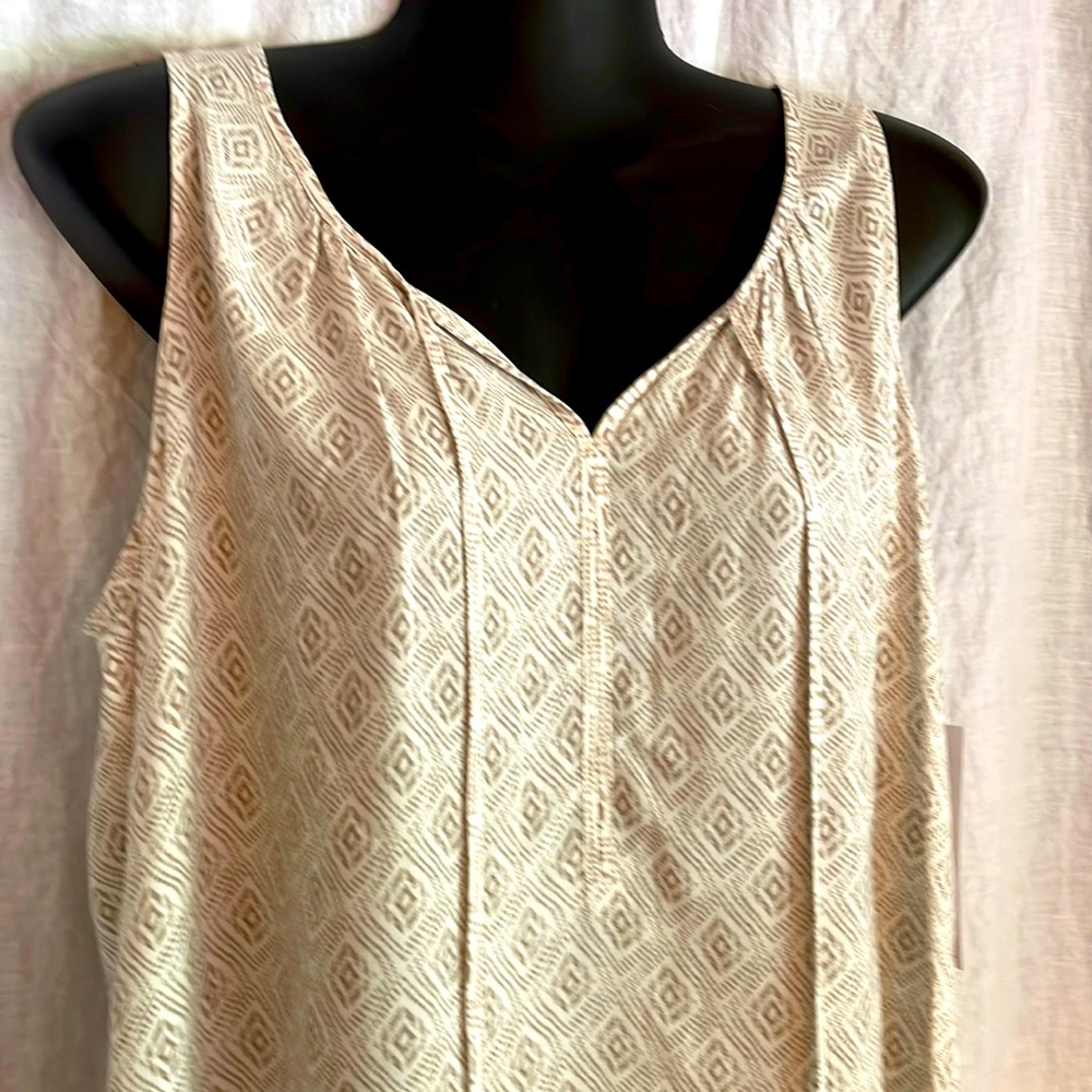 NWT Large Petite Blouse Sleeveless Tan & White